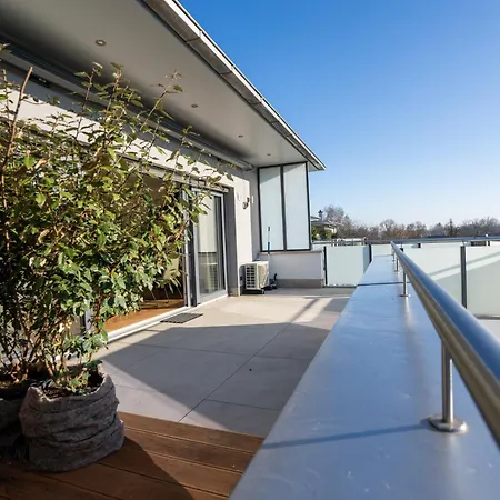 Aussergewoehnliches Lichtdurchflutetes Penthouse Im Zentrum *